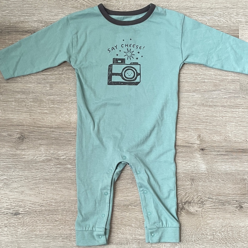 Cat & Jack one-piece set size 6-9 months
